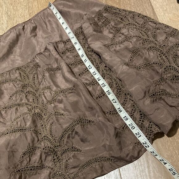 Gold hawk taupe silk skirt with two under layers-Small - Picture 6 of 9